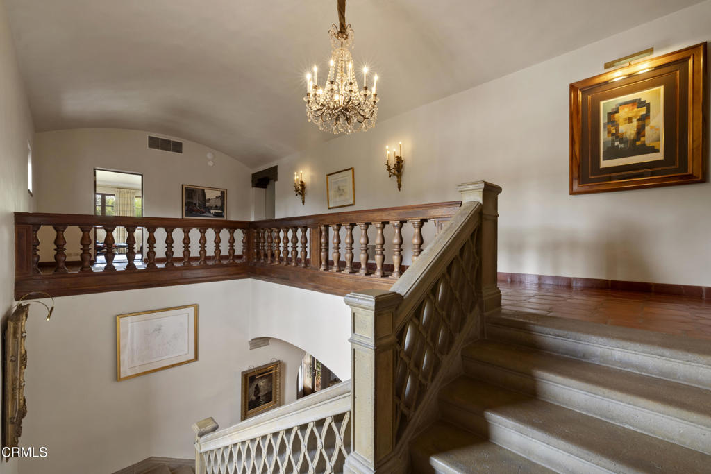 262 South San Rafael Avenue Pasadena, CA 91105 - Photo 30 of 49 a view of entryway with a front door