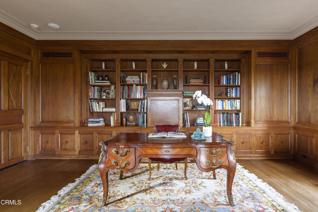 262 South San Rafael Avenue Pasadena, CA 91105 - Photo 33 of 49 a room with furniture and wooden floor