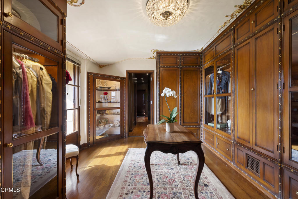 262 South San Rafael Avenue Pasadena, CA 91105 - Photo 37 of 49 a view of living room kitchen and entryway