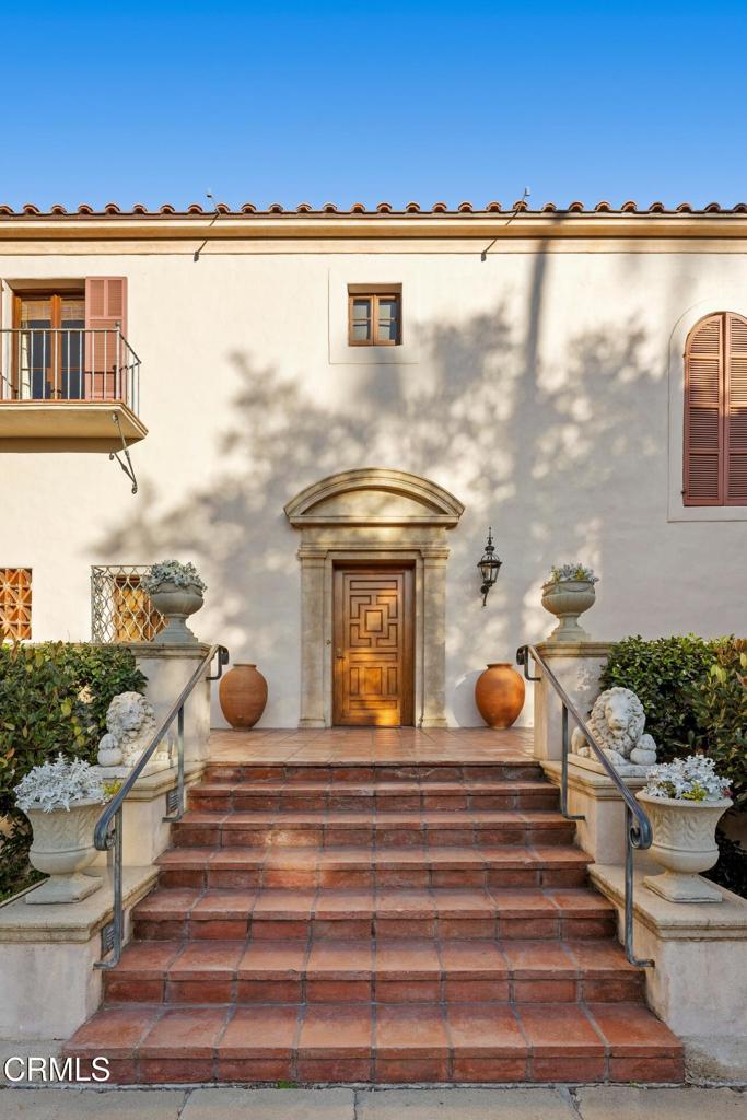 262 South San Rafael Avenue Pasadena, CA 91105 - Photo 7 of 49 a view of a entryway of the house