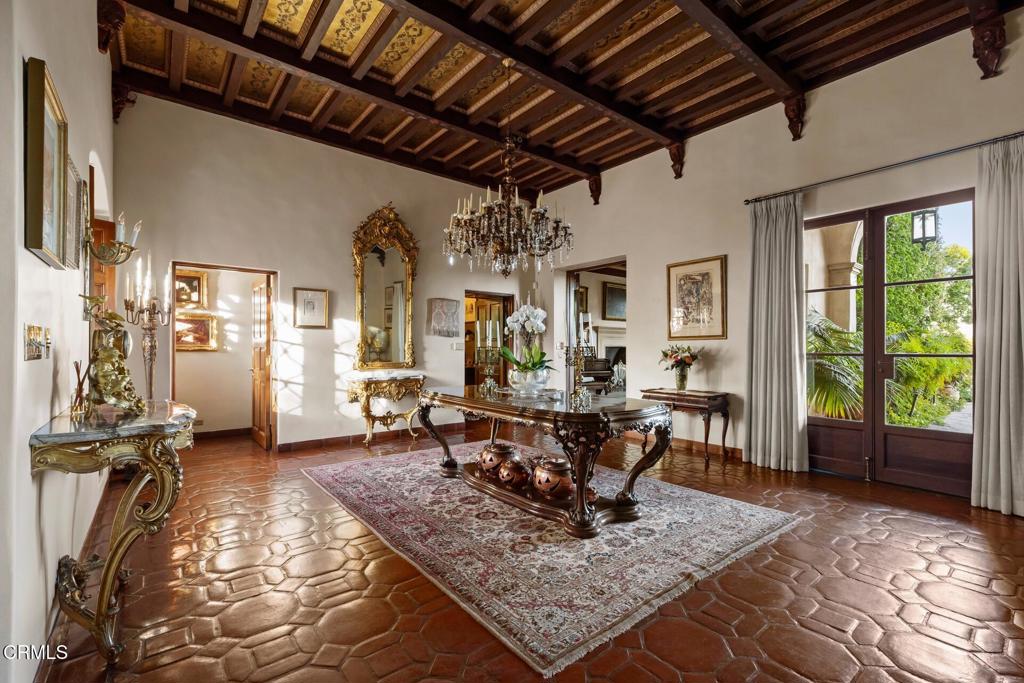 262 South San Rafael Avenue Pasadena, CA 91105 - Photo 10 of 49 a living room with furniture a large window with rug