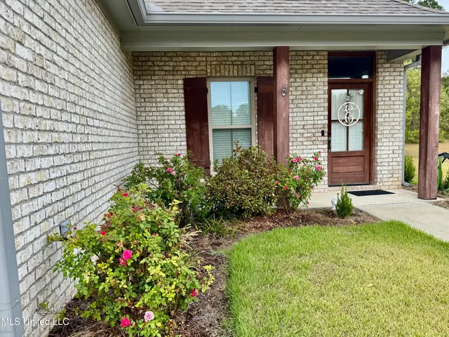 $310,000 | 32 Hedges Plantation Place, Natchez, MS 39120