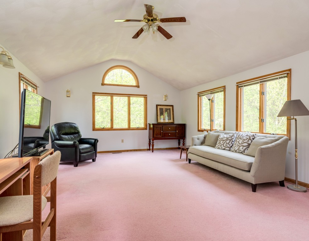 43 Dunster Road Bedford, MA 01730 - Photo 6 of 18 Gallery Image 6