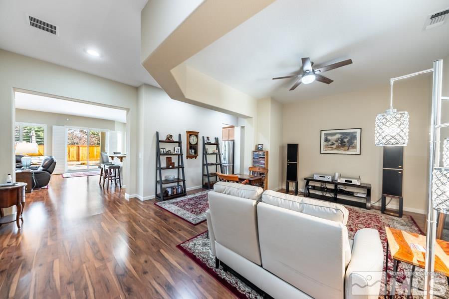 950 Broderick Trail Reno, NV 89523 - Photo 8 of 39 a living room with furniture