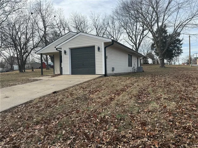$129,992 | 100 South Austin Street, Butler, MO 64730