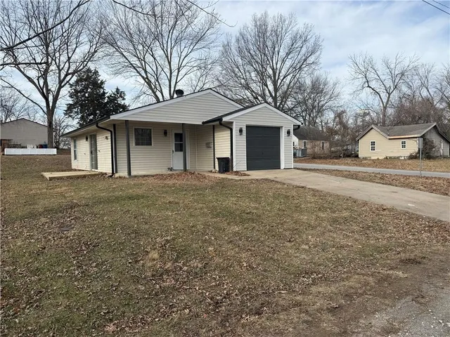 $129,992 | 100 South Austin Street, Butler, MO 64730