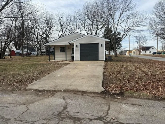 $129,992 | 100 South Austin Street, Butler, MO 64730