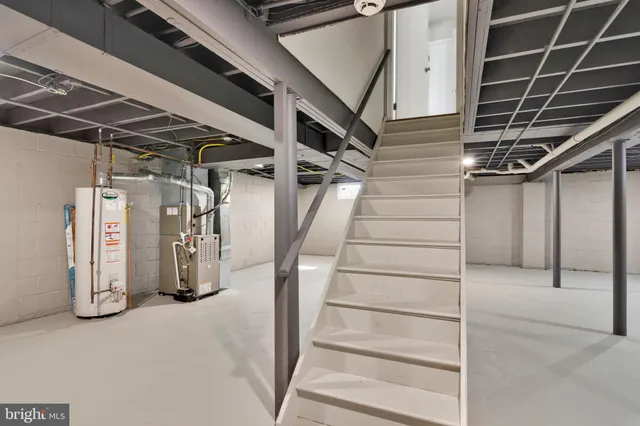 a view of a back yard of the house