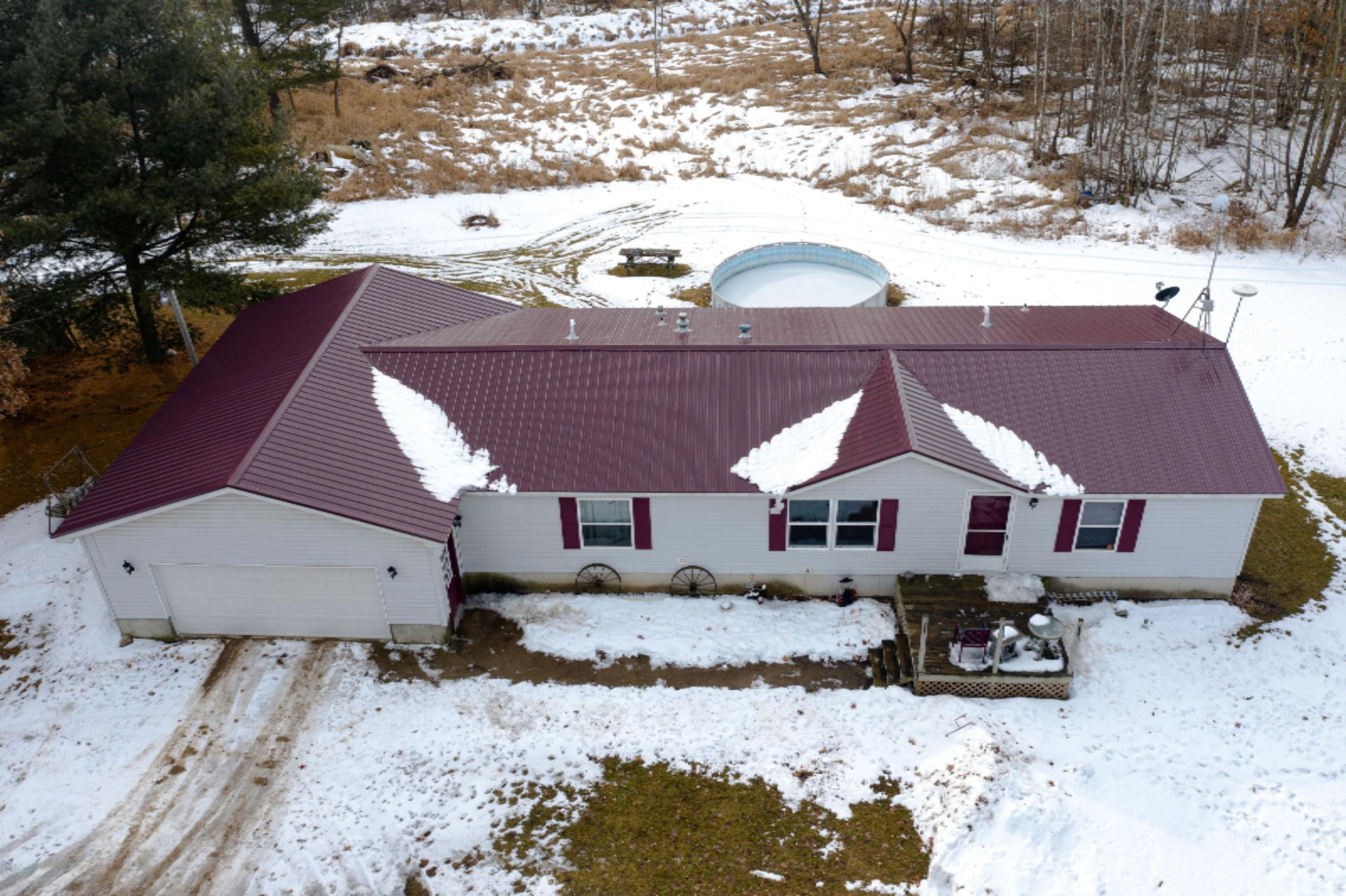 1553 Coral Road Northwest Stanton, MI 48888 - Photo 5 of 42 32