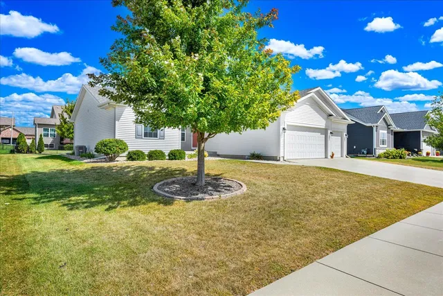 $415,000 | 2770 Sedona Drive, Normal, IL 61761