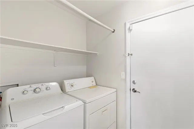 $1,975 | 917 Blue Arroyo Drive, Henderson, NV 89015