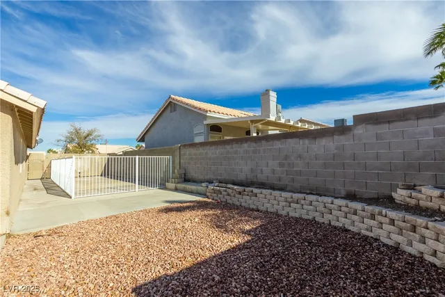 $1,975 | 917 Blue Arroyo Drive, Henderson, NV 89015
