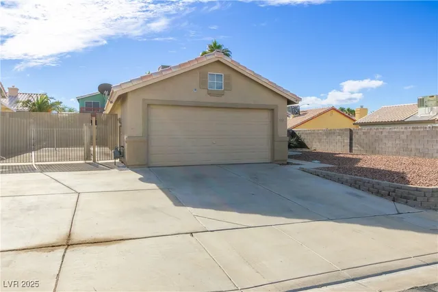 $1,975 | 917 Blue Arroyo Drive, Henderson, NV 89015