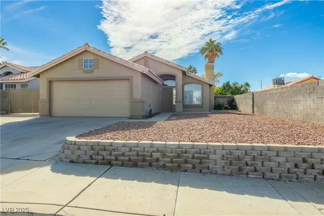 $1,975 | 917 Blue Arroyo Drive, Henderson, NV 89015