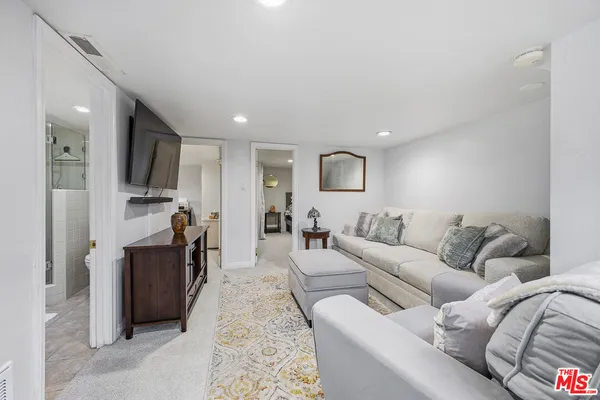 $799,000 | 3614 2nd Avenue, La Crescenta, CA 91214