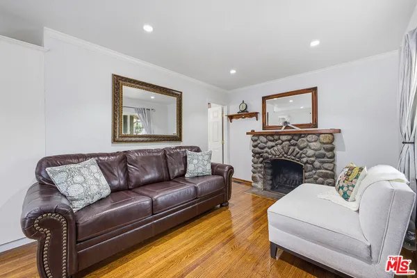 $799,000 | 3614 2nd Avenue, La Crescenta, CA 91214