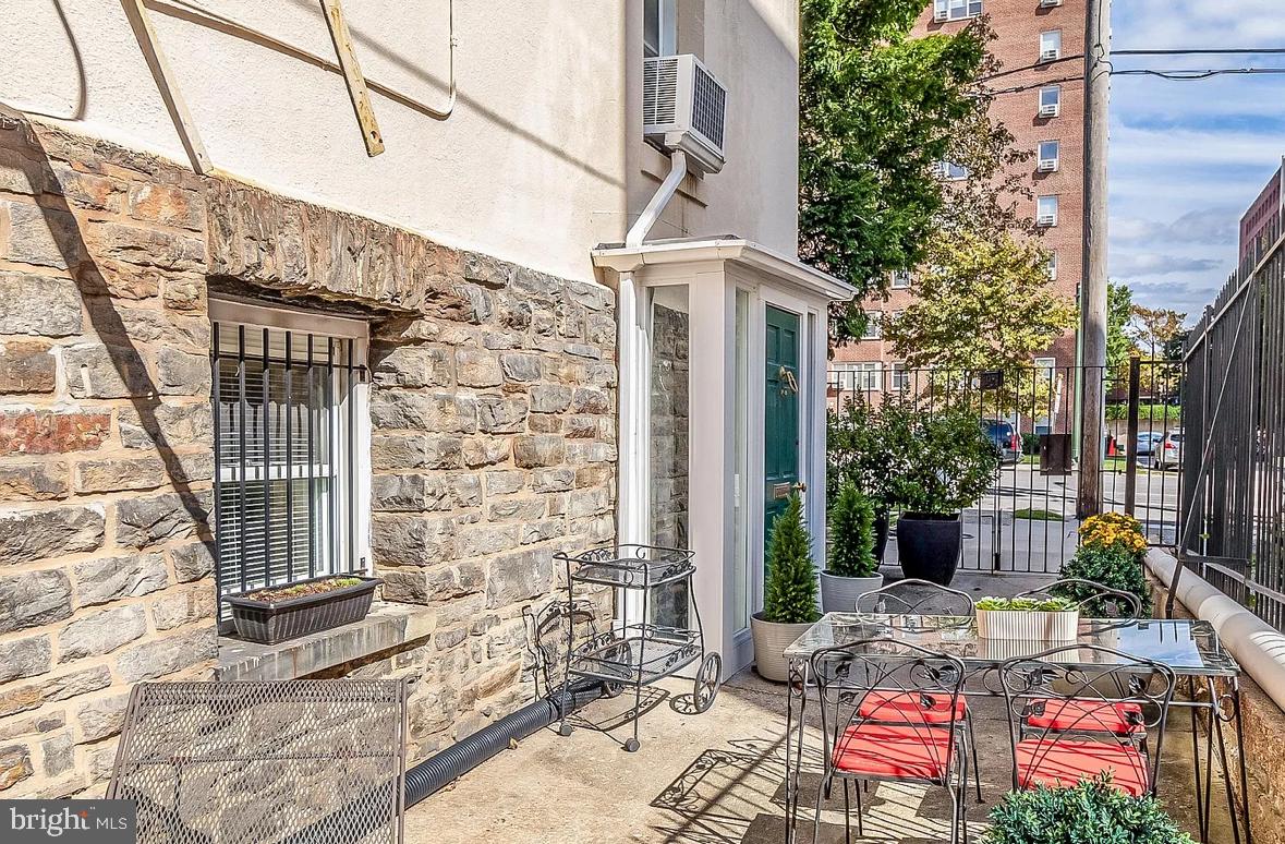 3405 Greenway, Unit 2 Baltimore, MD 21218 - Photo 15 of 18