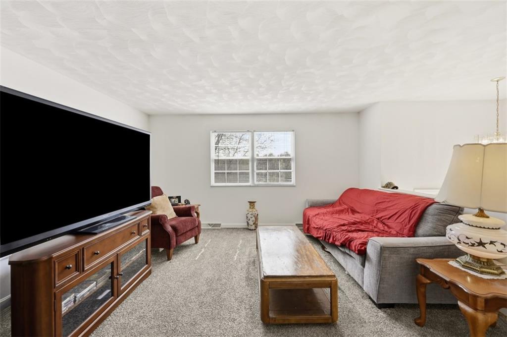 1050 Lynn Portal Road Washington, PA 15301 - Photo 11 of 44