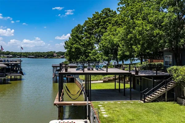 $699,000 | 111 Hickory Creek Circle, Gun Barrel City, TX 75156