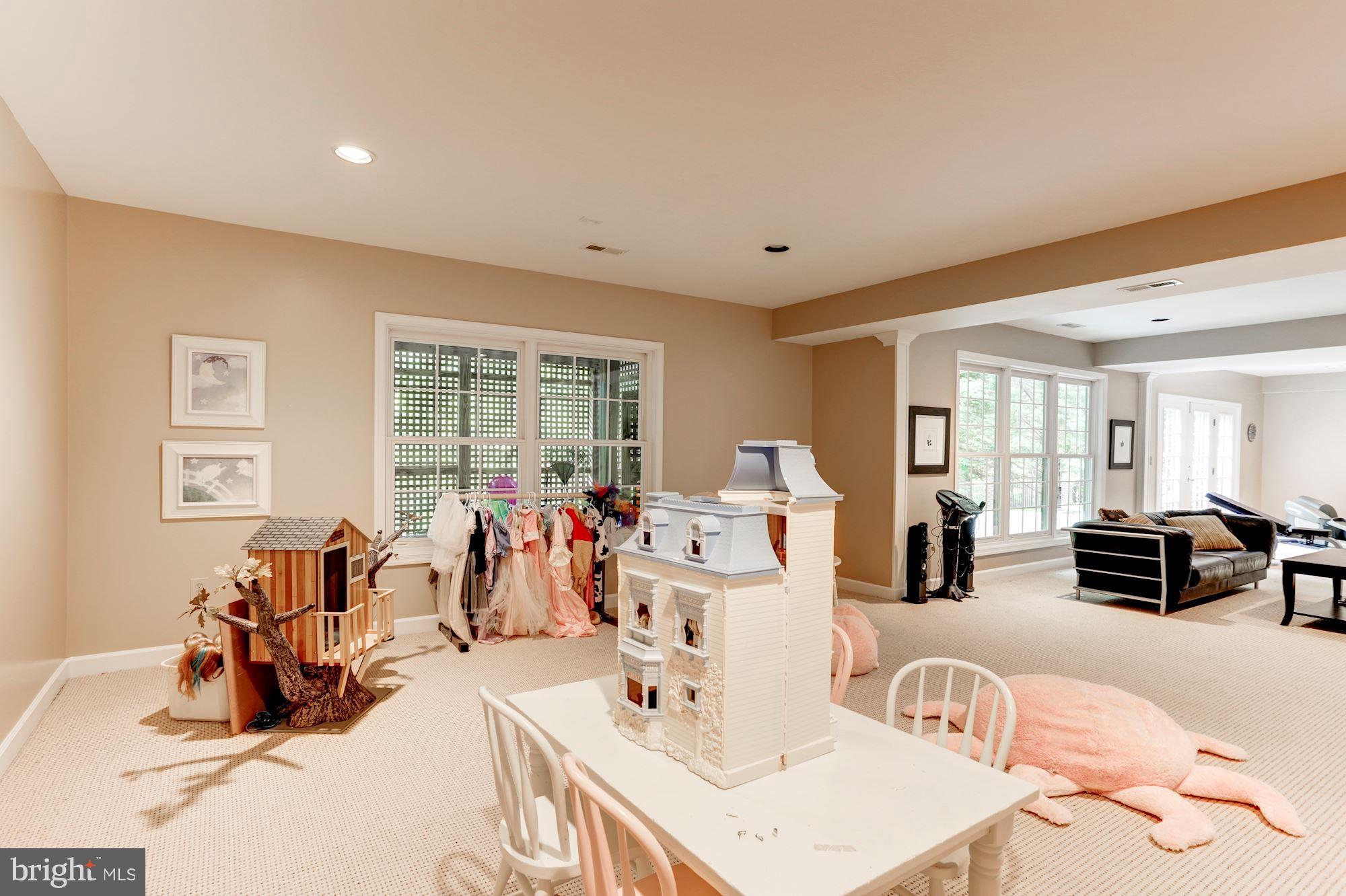 7826 Stable Way Potomac, MD 20854 - Photo 24 of 30 Interior (General)