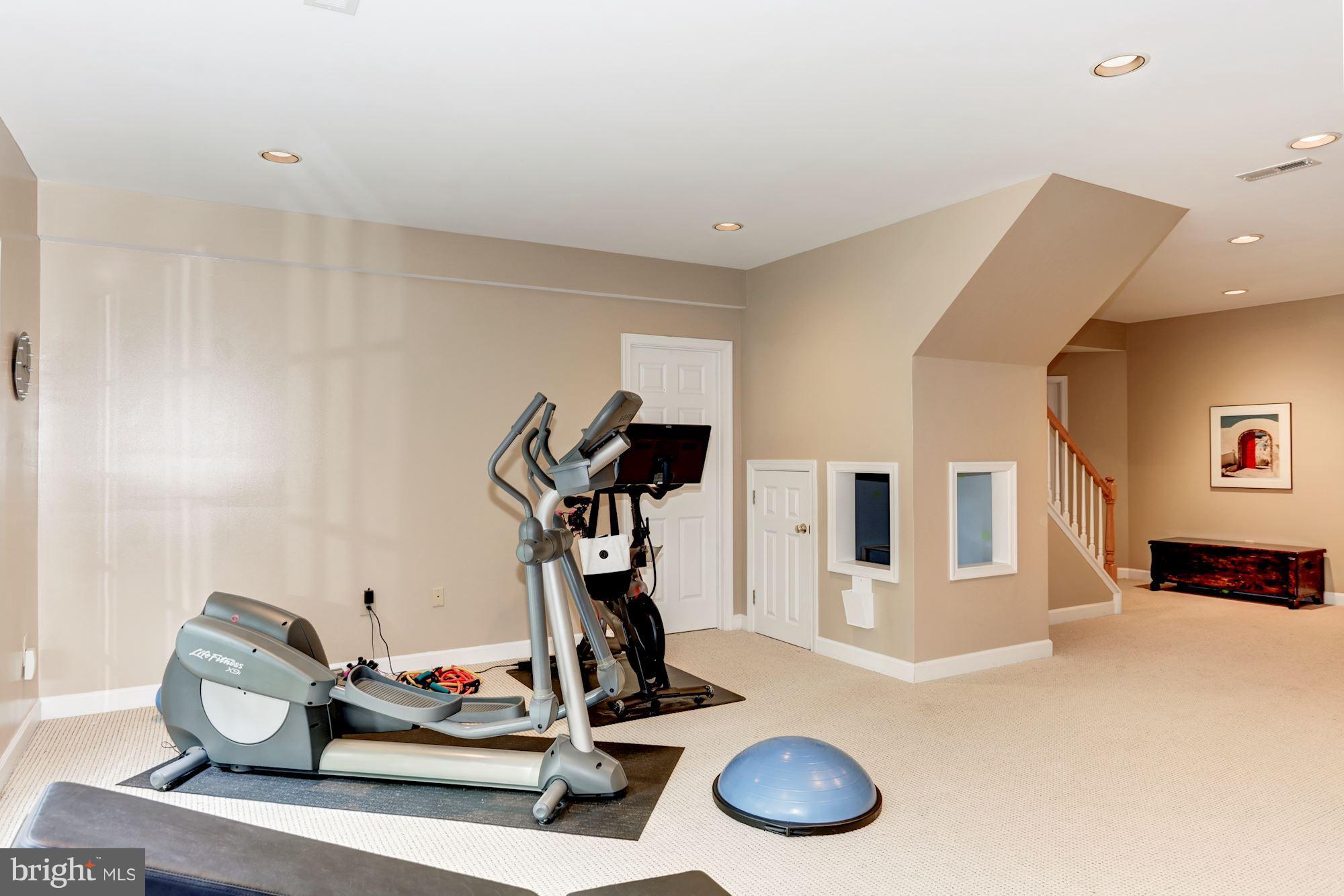 7826 Stable Way Potomac, MD 20854 - Photo 25 of 30 Interior (General)