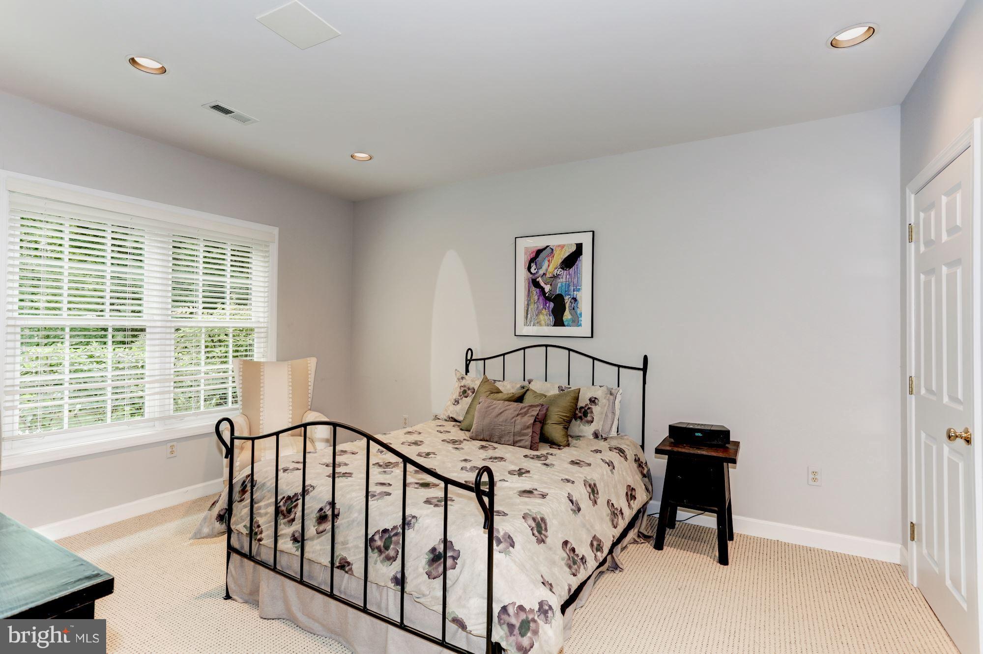 7826 Stable Way Potomac, MD 20854 - Photo 26 of 30 Bedroom