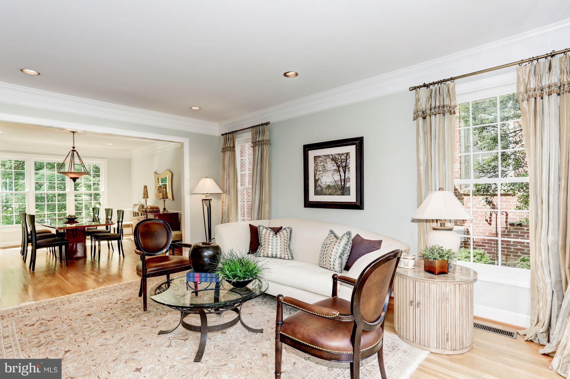 7826 Stable Way Potomac, MD 20854 - Photo 4 of 30 Living Room