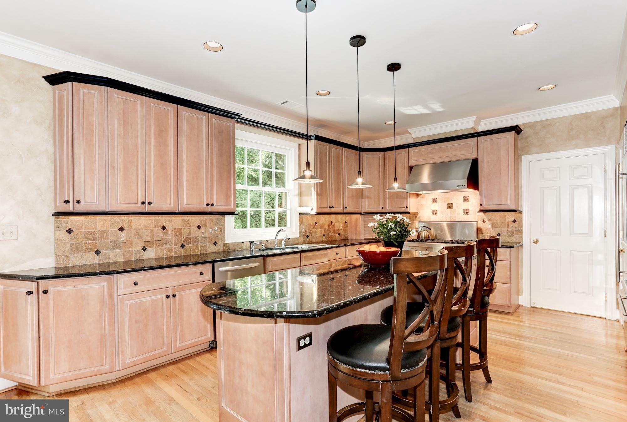 7826 Stable Way Potomac, MD 20854 - Photo 8 of 30 Kitchen