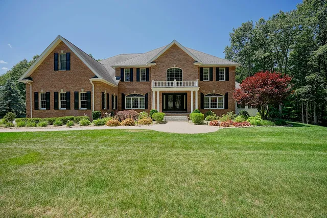 $1,580,000 | 8 Meeting Rock Drive, Atkinson, NH 03811