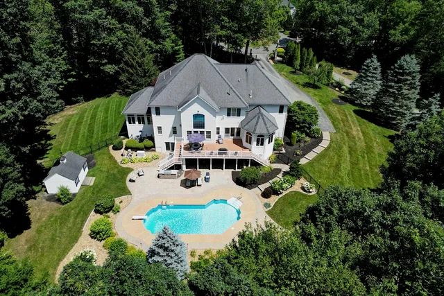 $1,580,000 | 8 Meeting Rock Drive, Atkinson, NH 03811