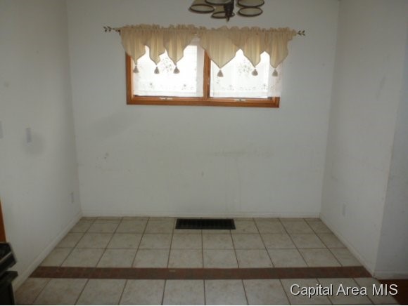 833 Cleveland Avenue Springfield, IL 62704 - Photo 7 of 16