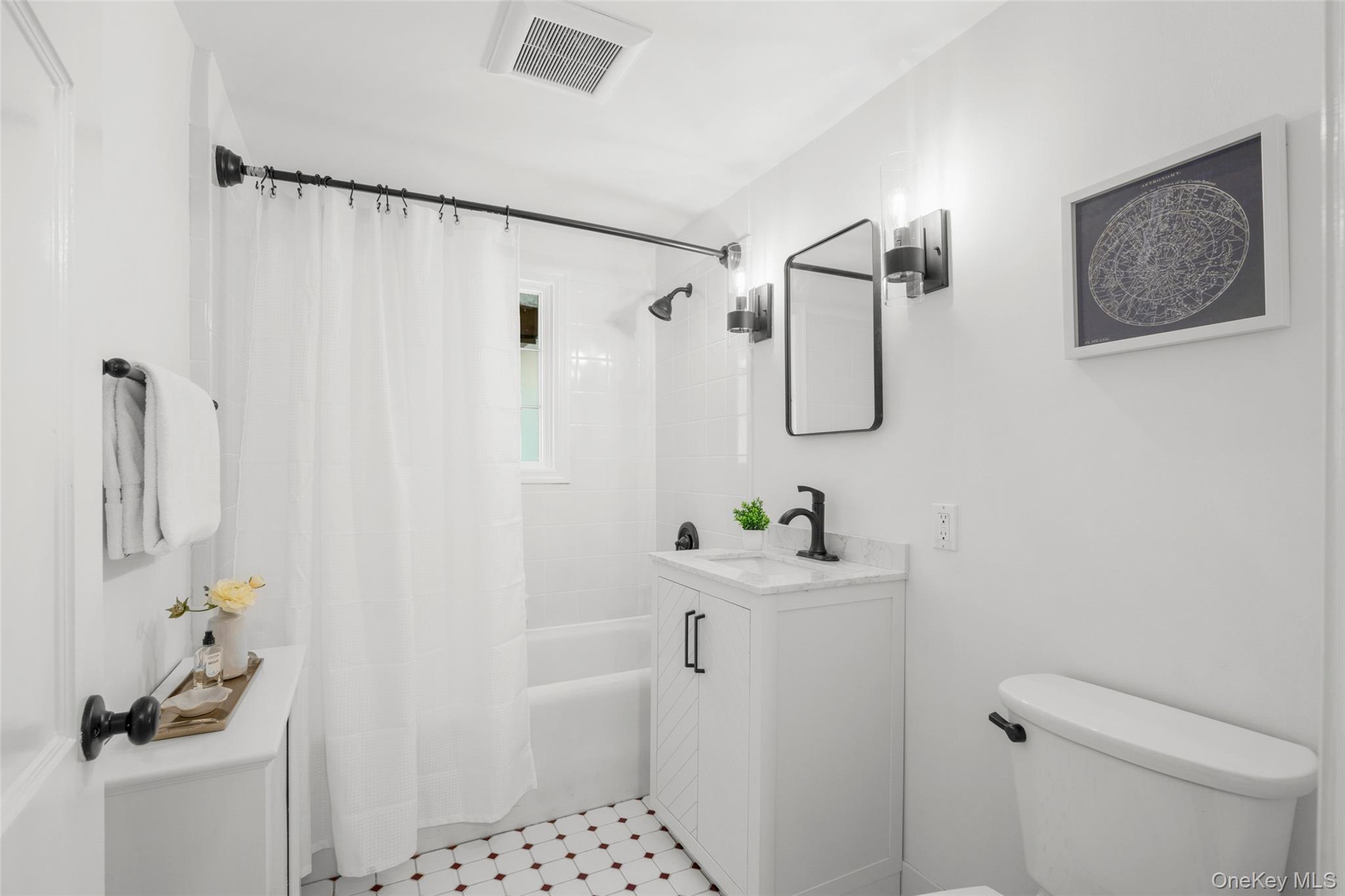 63 Rye Road Rye, NY 10580 - Photo 19 of 50 Updated full bathroom with tub.