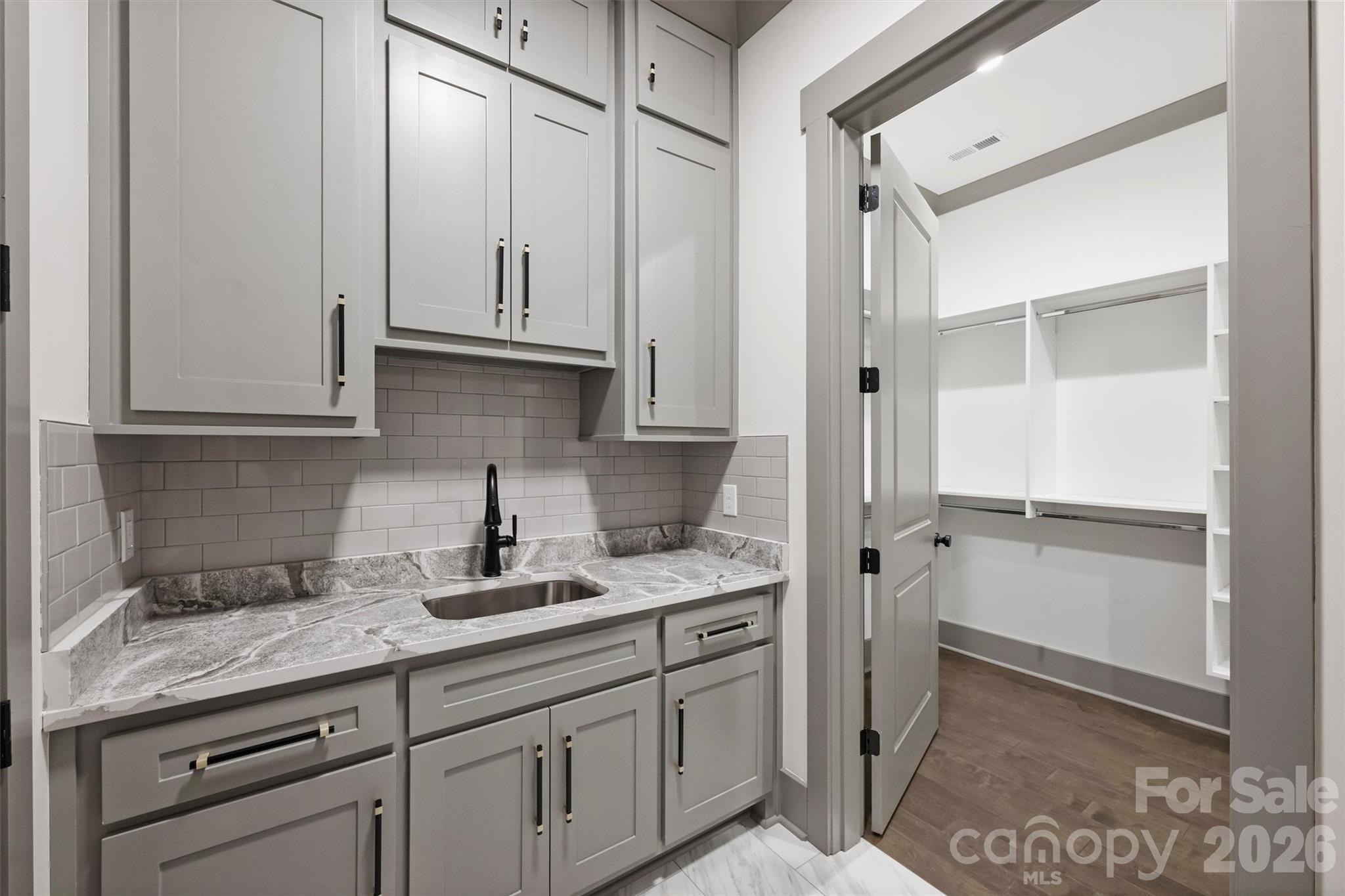 8159 Fairview Road Charlotte, NC 28211 - Photo 30 of 48 Gallery Image 30