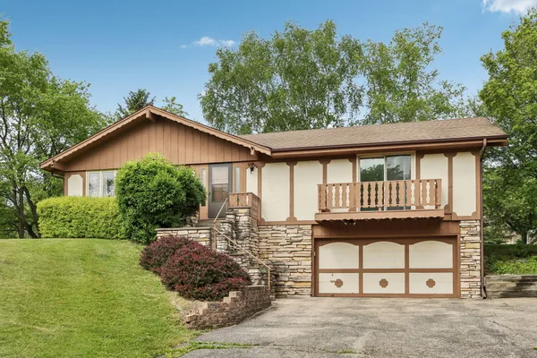 $460,000 | N71-w30583 Mary Hill Drive, Merton, WI 53029