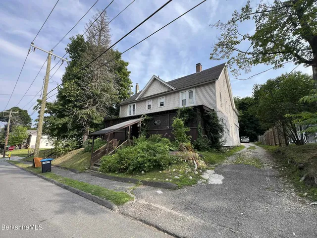 $1,250 | 98 Lincoln Street, Unit A, Pittsfield, MA 01201