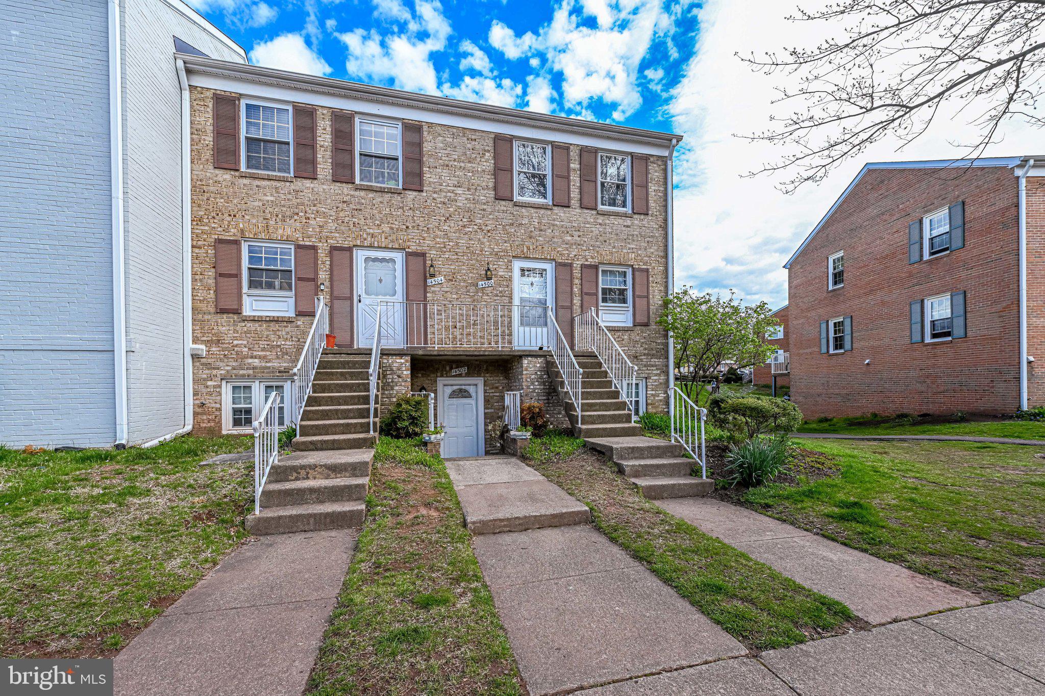 14500 Golden Oak Road Centreville, VA 20121 - Photo 1 of 32 Front house