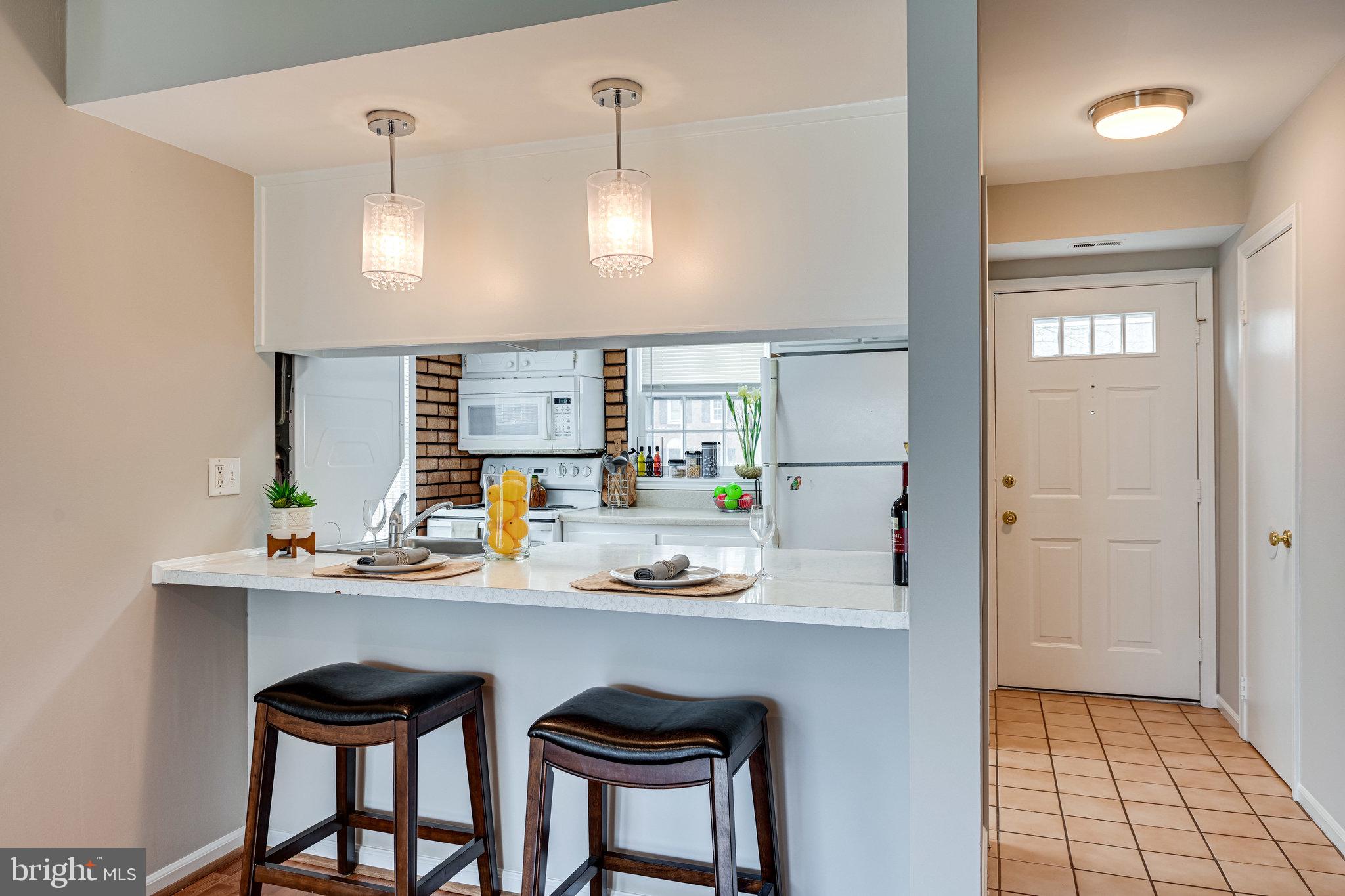 14500 Golden Oak Road Centreville, VA 20121 - Photo 11 of 32 Pendent lights