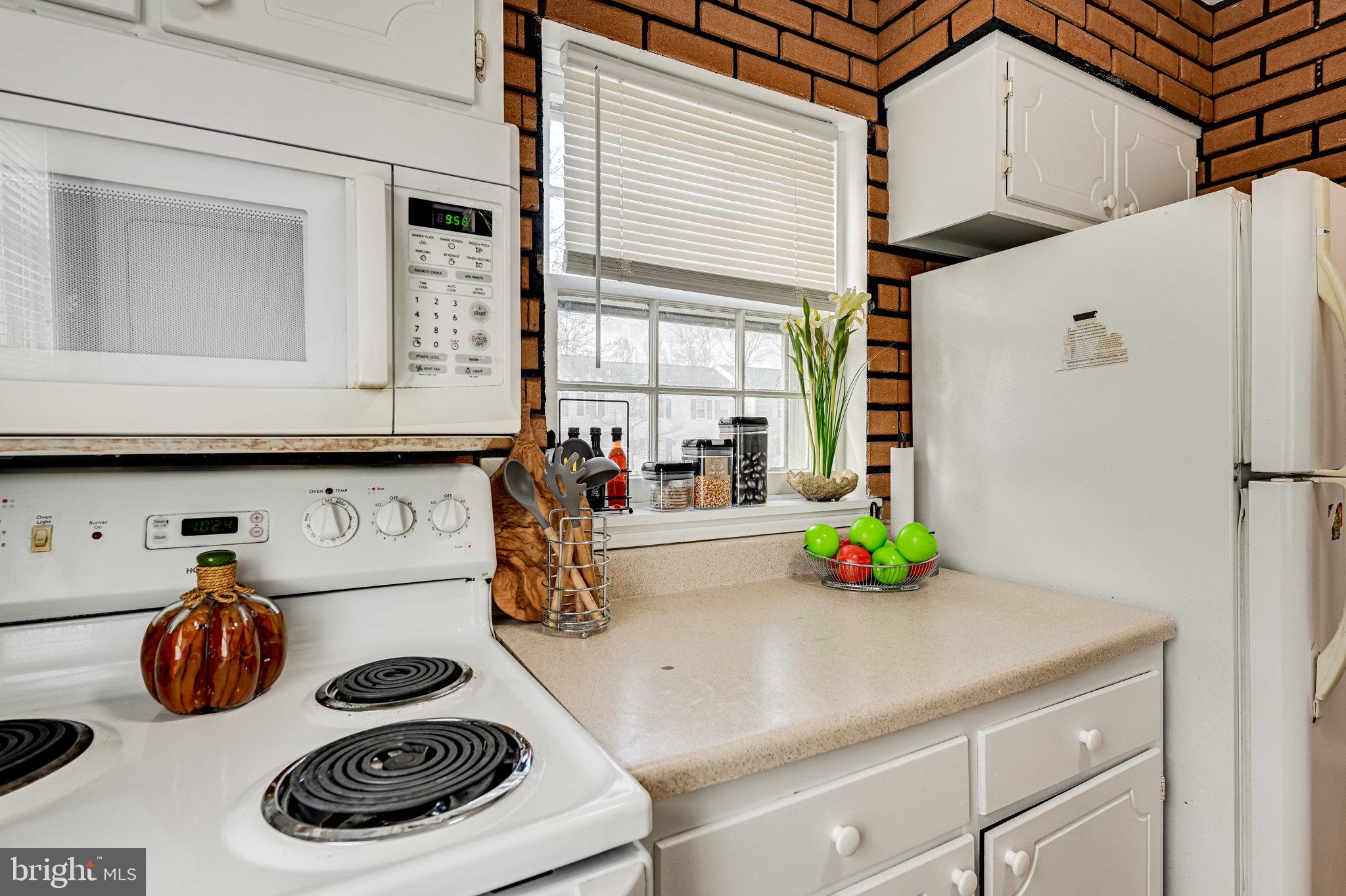 14500 Golden Oak Road Centreville, VA 20121 - Photo 14 of 32 Kitchen
