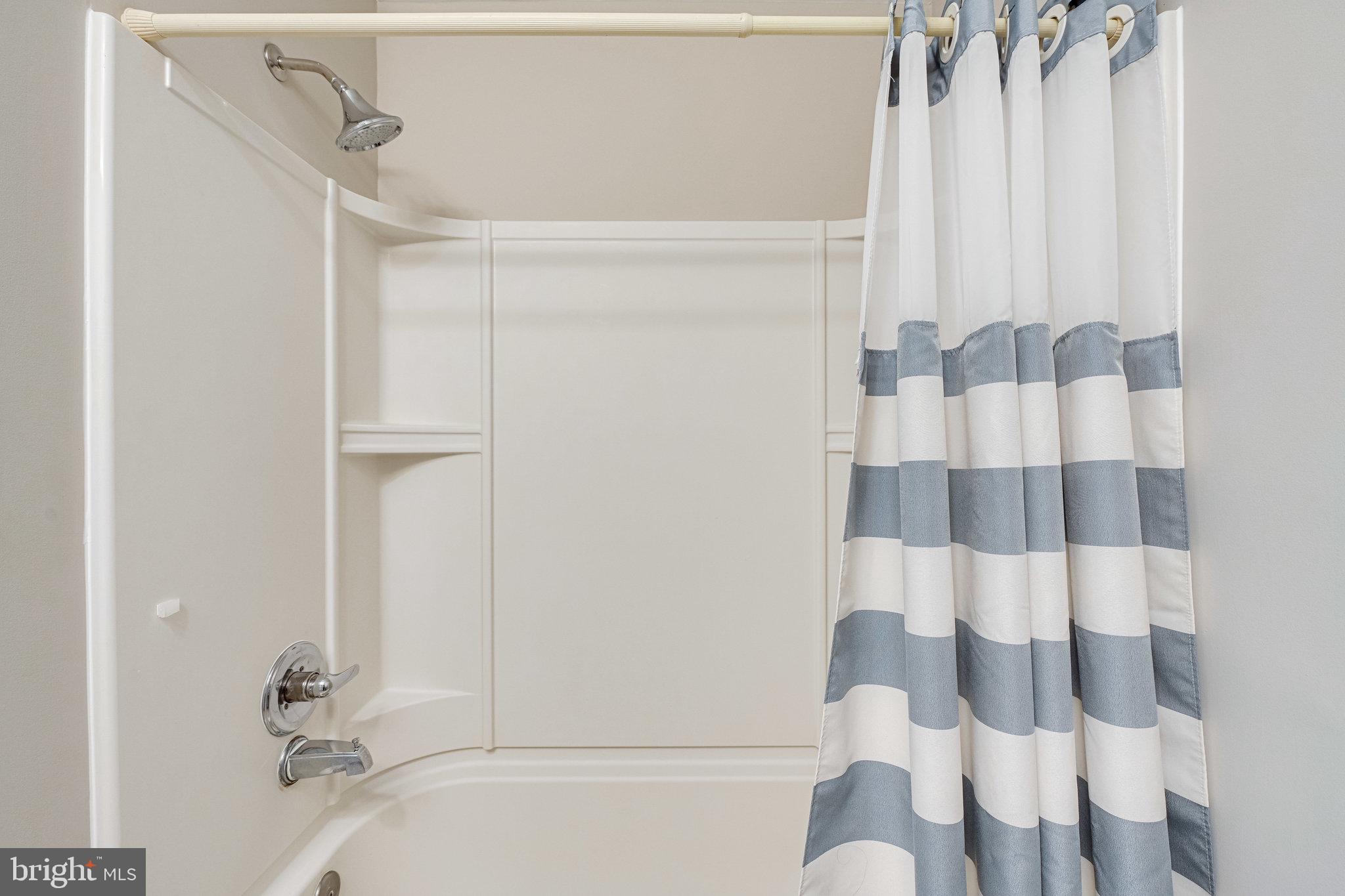 14500 Golden Oak Road Centreville, VA 20121 - Photo 26 of 32 Upper level bathroom