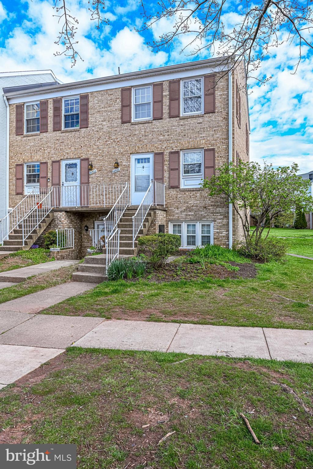 14500 Golden Oak Road Centreville, VA 20121 - Photo 4 of 32 2 Levels house