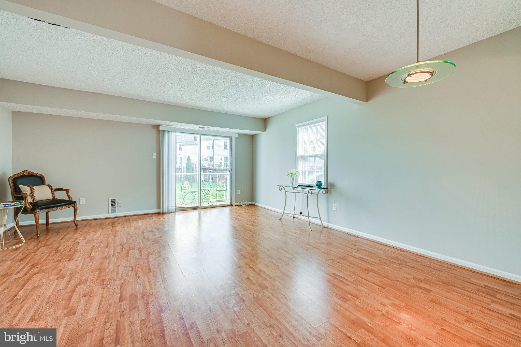 14500 Golden Oak Road Centreville, VA 20121 - Photo 5 of 32 Living Room
