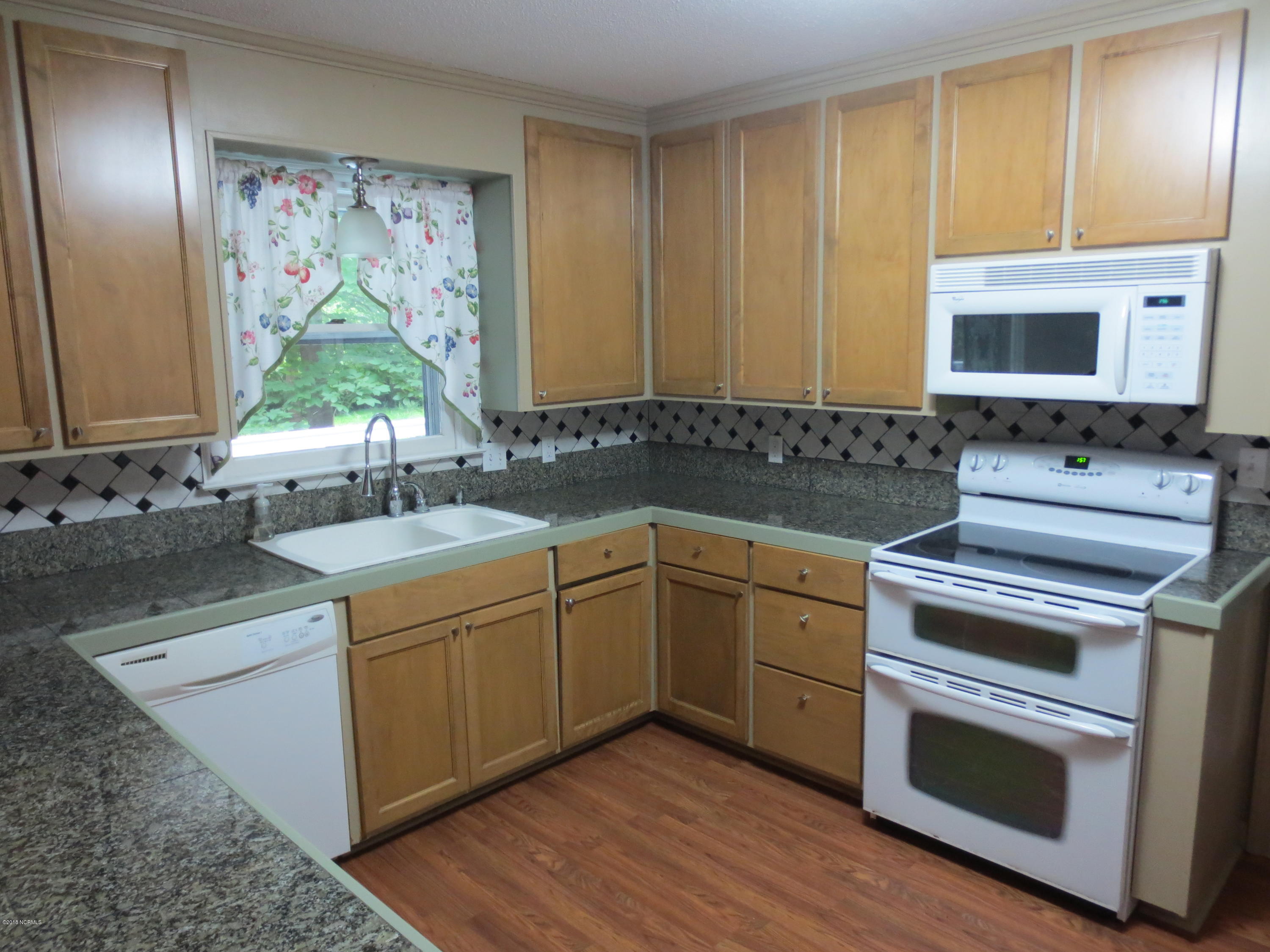 209 Alderson Road Washington, NC 27889 - Photo 4 of 17 kit.3