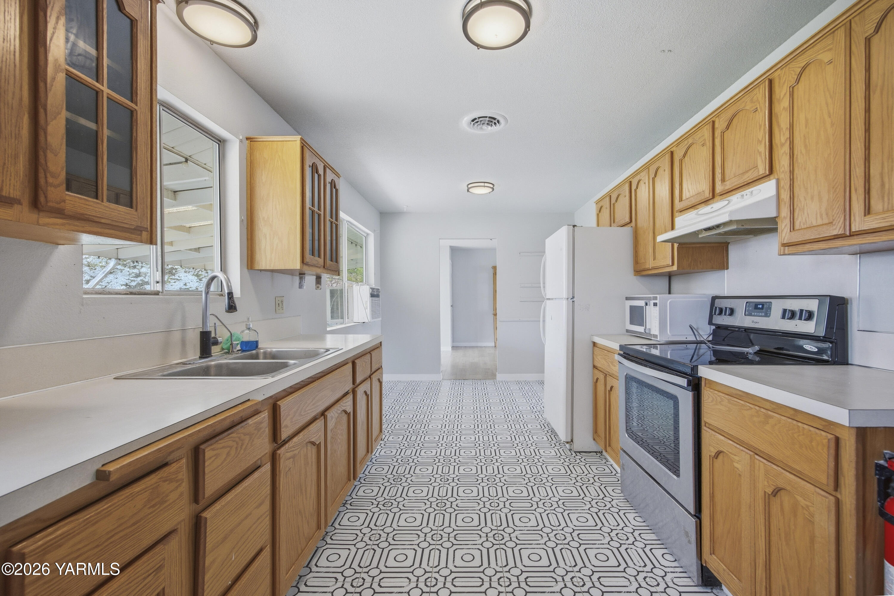 1816 Beacon Road Grandview, WA 98930 - Photo 13 of 40 1816 Beacon Rd 4.28.26 19