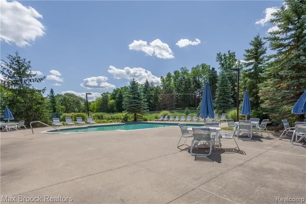 2223 Crystal Drive, Unit 24 Rochester Hills, MI 48309 - Photo 38 of 41