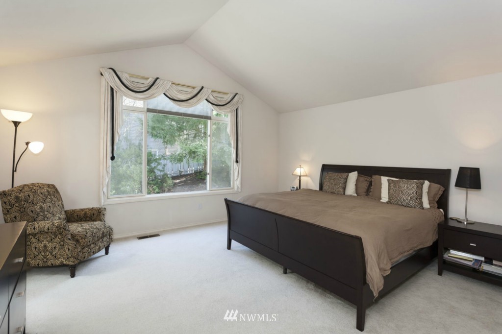 15526 101st Place Northeast Bothell, WA 98011 - Photo 11 of 19 Gallery Image 11