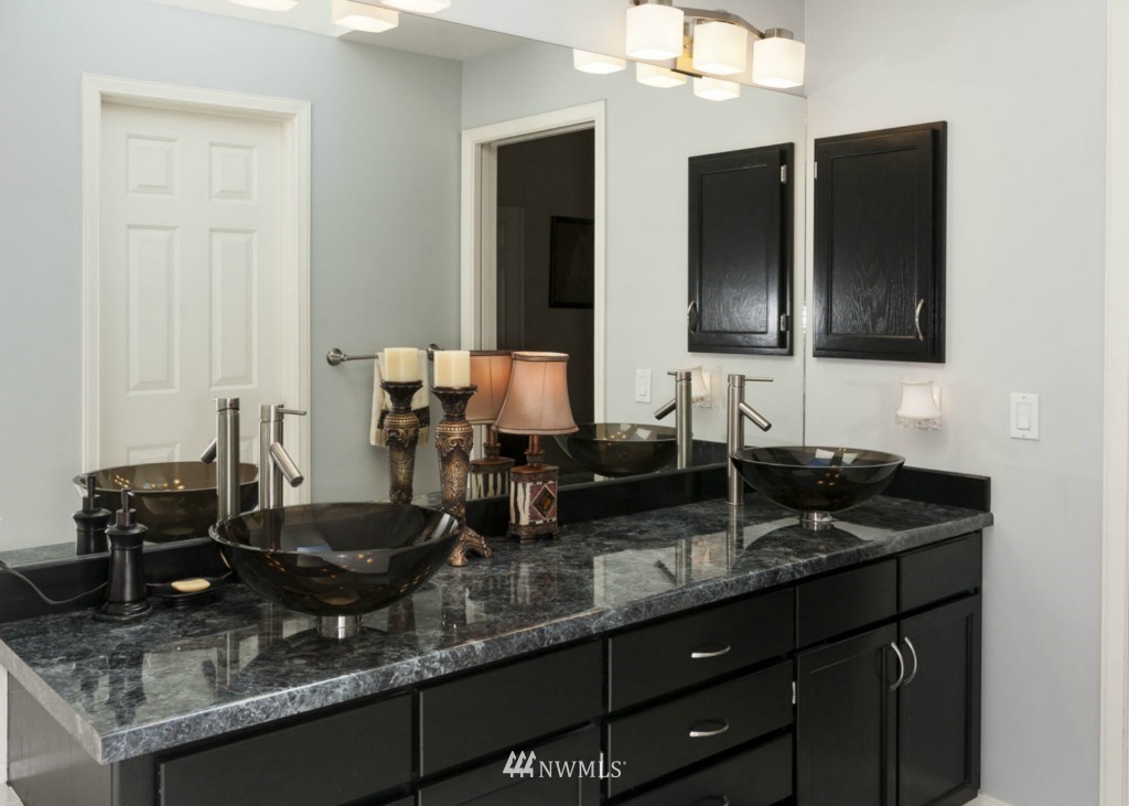 15526 101st Place Northeast Bothell, WA 98011 - Photo 12 of 19 Gallery Image 12