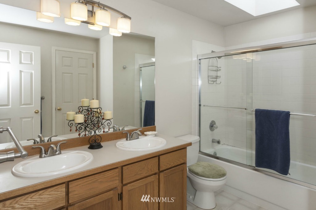 15526 101st Place Northeast Bothell, WA 98011 - Photo 15 of 19 Gallery Image 15