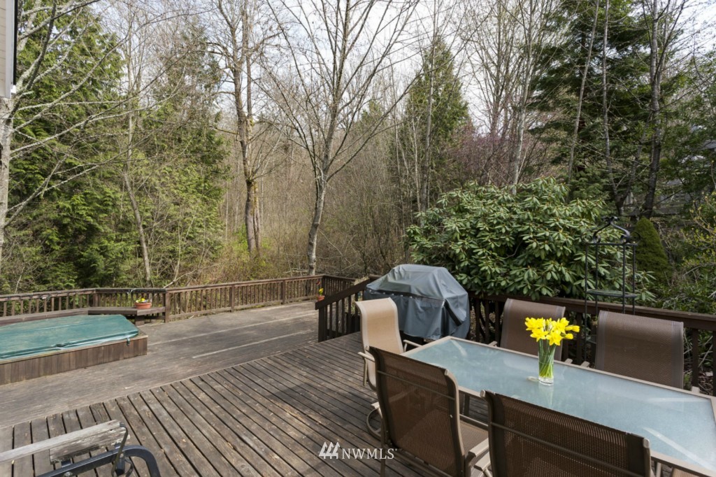 15526 101st Place Northeast Bothell, WA 98011 - Photo 18 of 19 Gallery Image 18