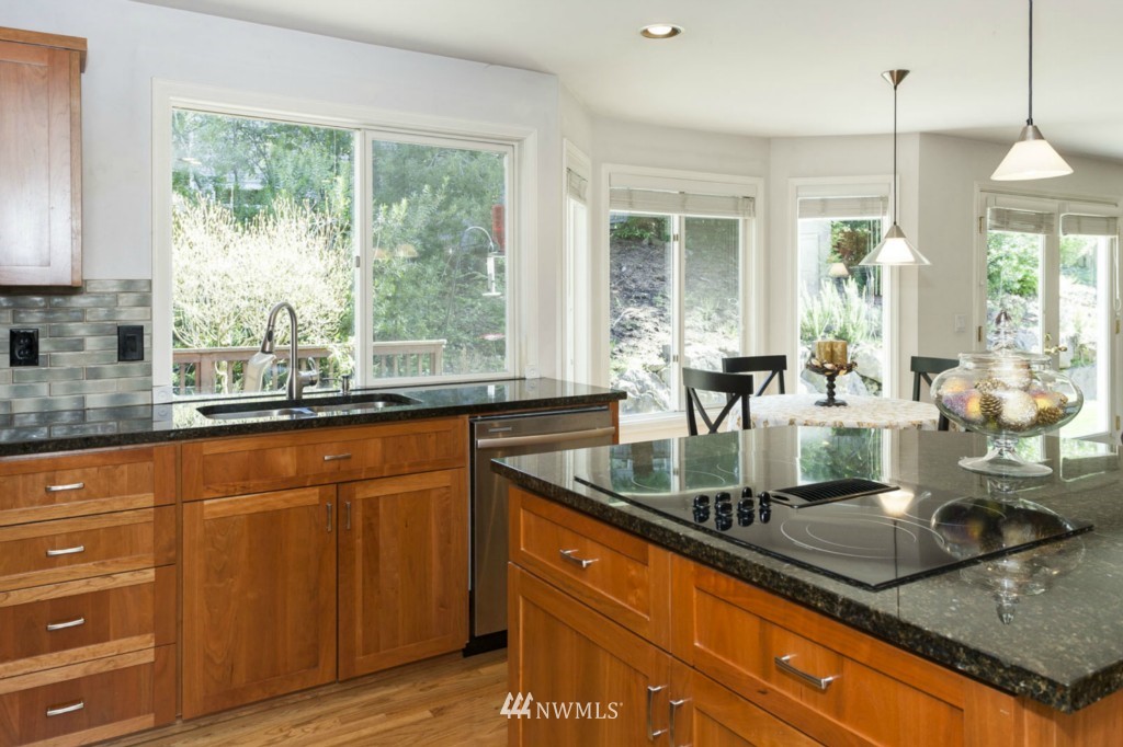 15526 101st Place Northeast Bothell, WA 98011 - Photo 8 of 19 Gallery Image 8