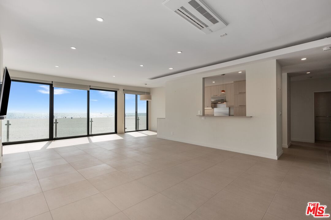 1 Northstar Street, Unit 101 Marina del Rey, CA 90292 - Photo 3 of 22